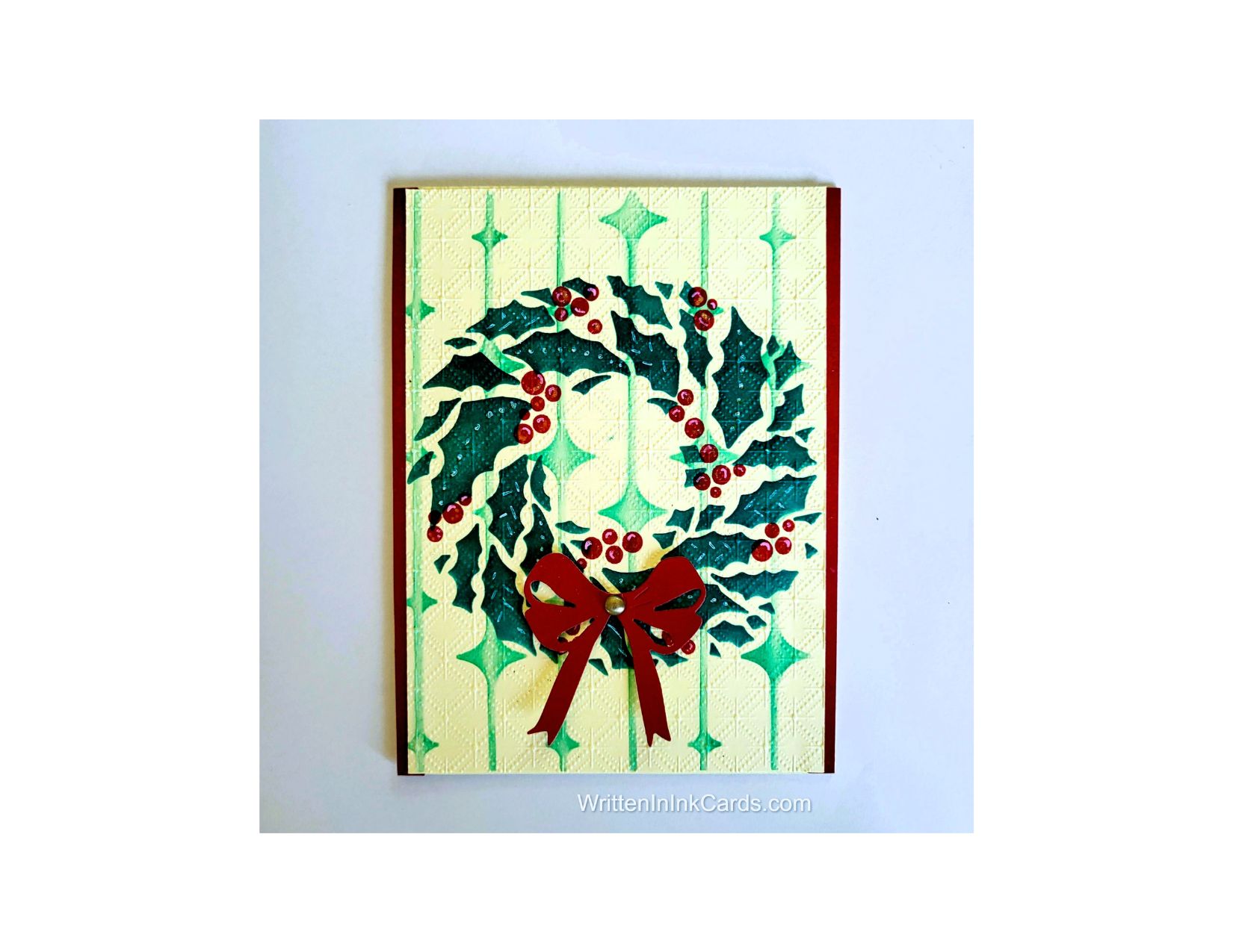 A retro Christmas card is easy to create with these supplies